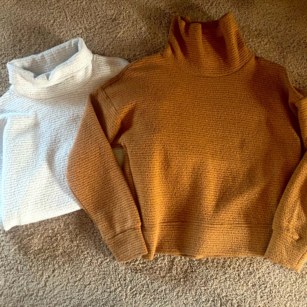 Calia Lunar jacquard funnel neck